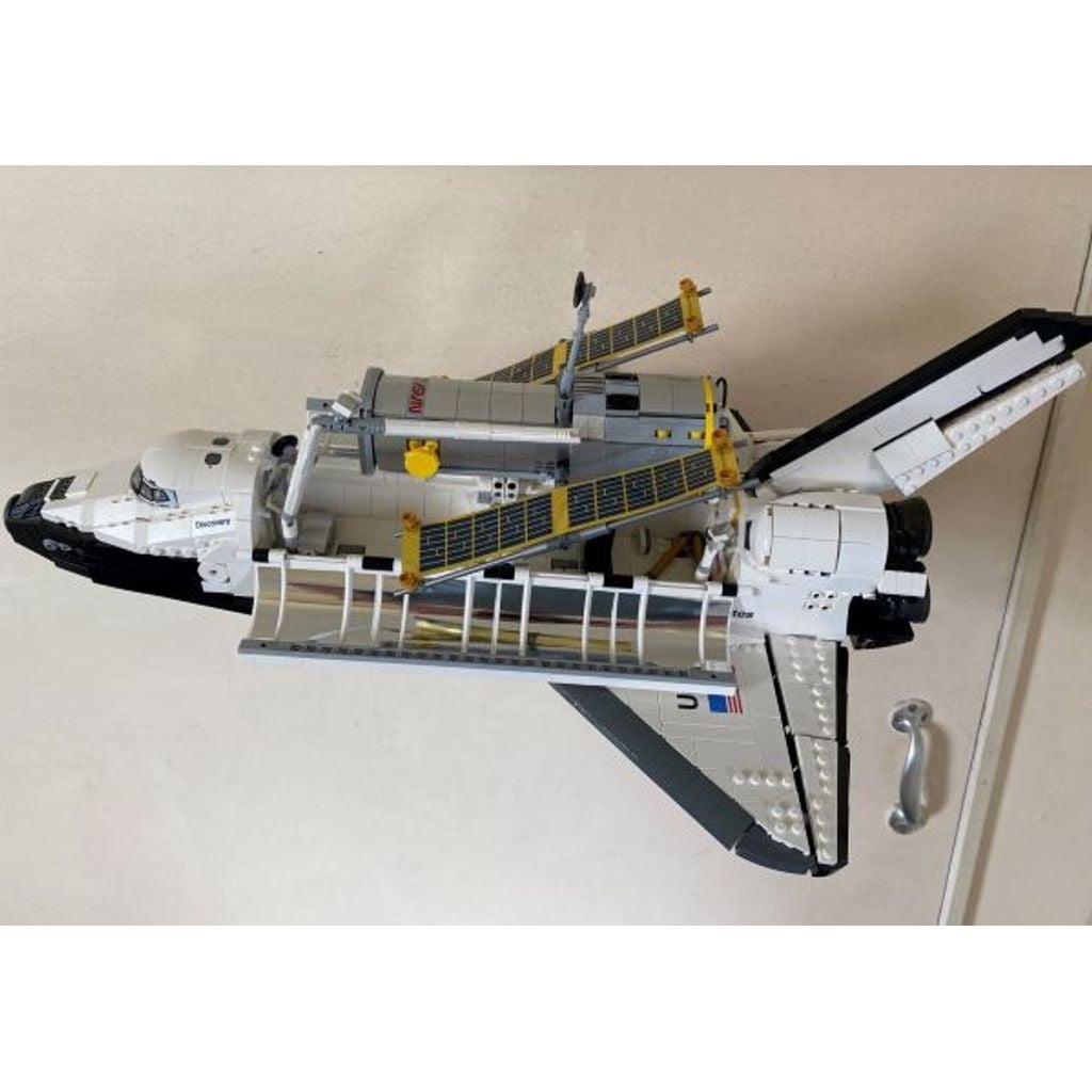 Wandhouder voor de LEGO-spaceshuttle Discovery 10283