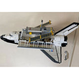 Wandhouder voor de LEGO-spaceshuttle Discovery 10283