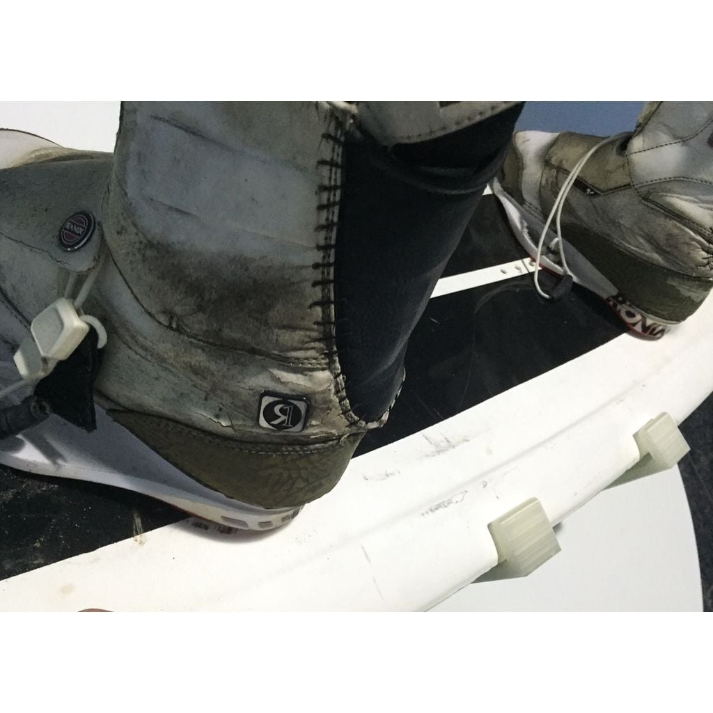 Universele wandhouder voor boards – wakeboard, snowboard en skateboard