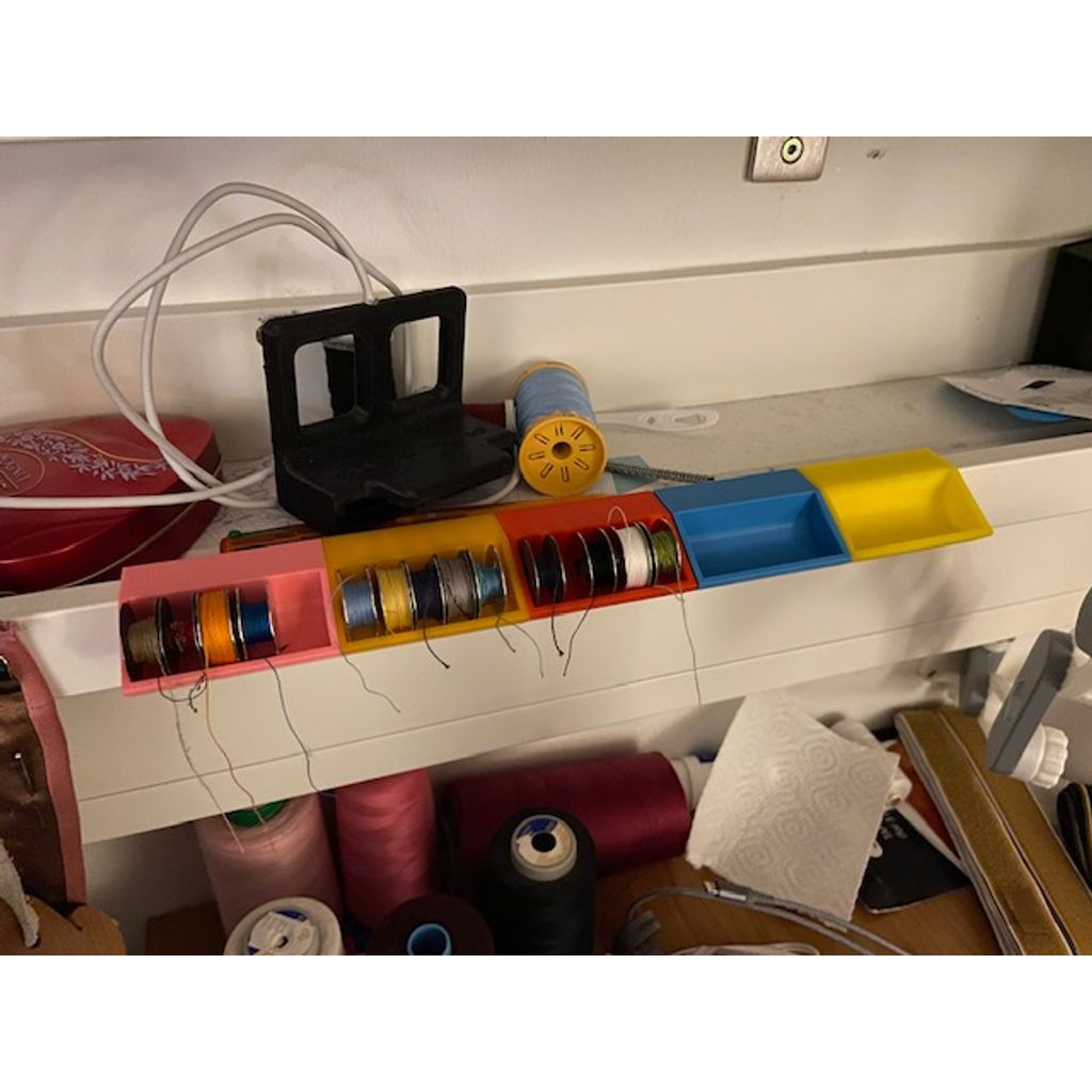 Houder voor garenklossen voor IKEA Mosslanda-fotoplank