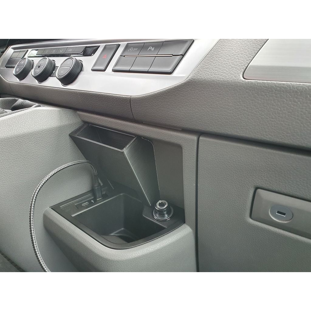 Telefoonplankje voor de VW T6.1 California – klaar voor USB-C