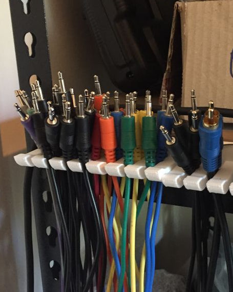 Eurorack-kabelophanging met M3-montagegaten