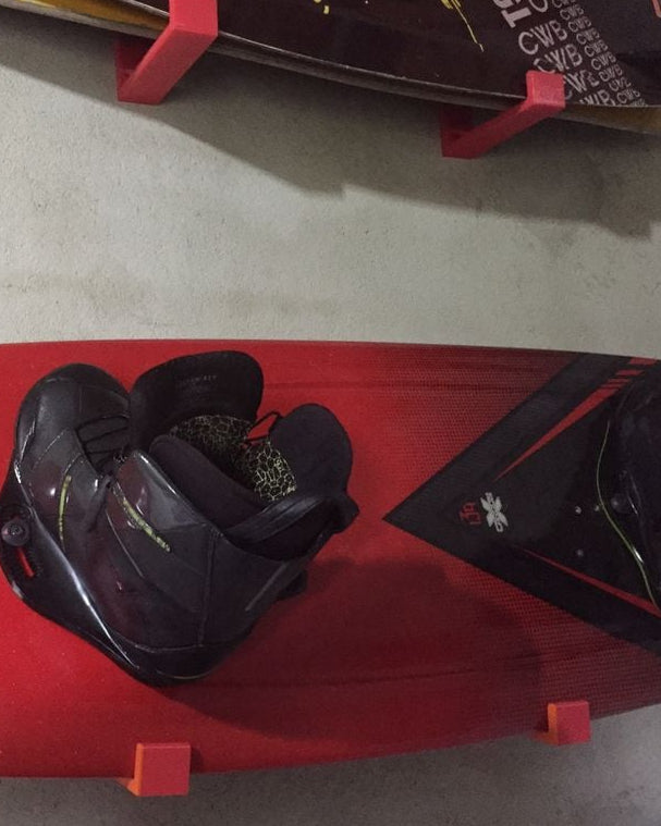 Universele wandhouder voor boards – wakeboard, snowboard en skateboard