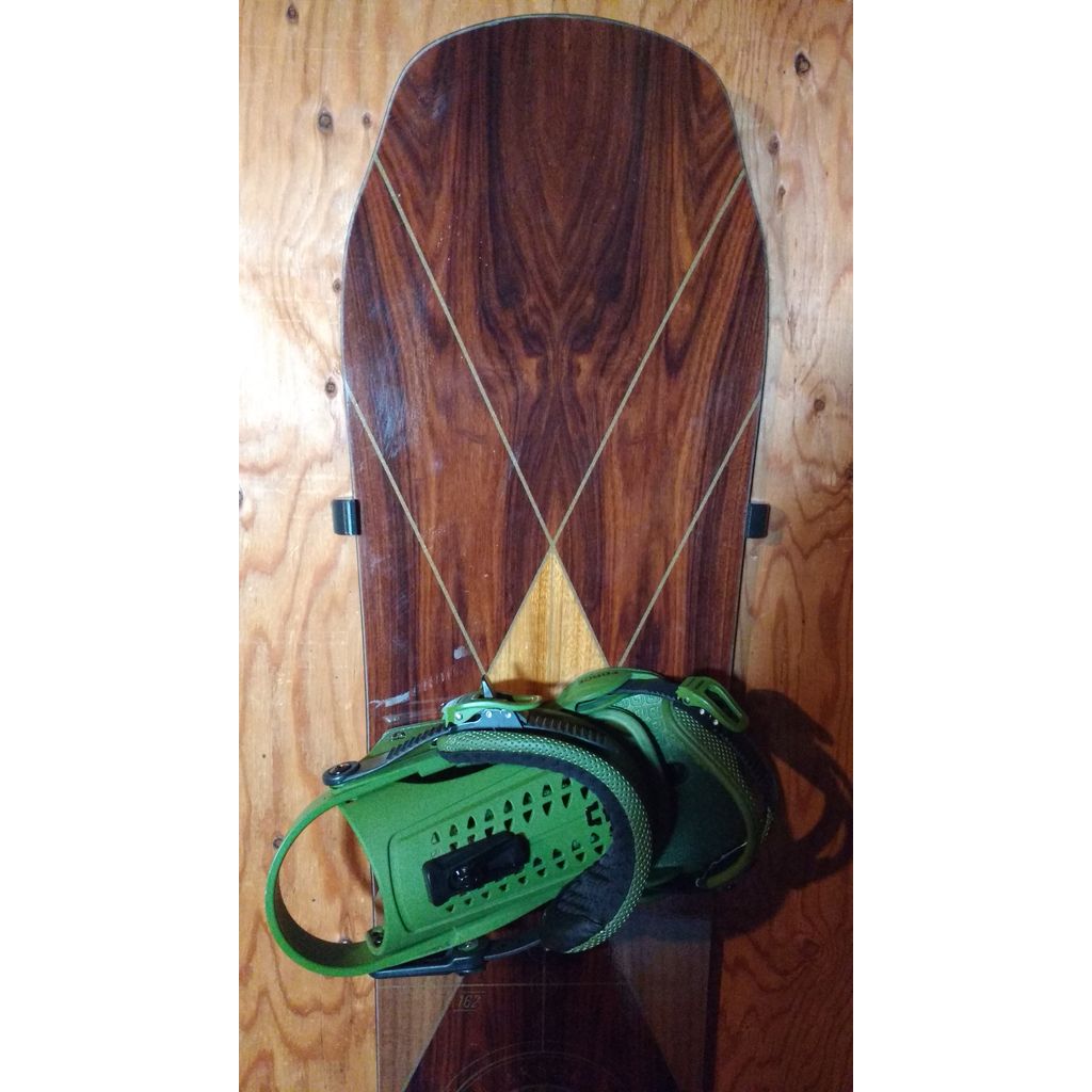 Wandhouder voor snowboard en wakeboard