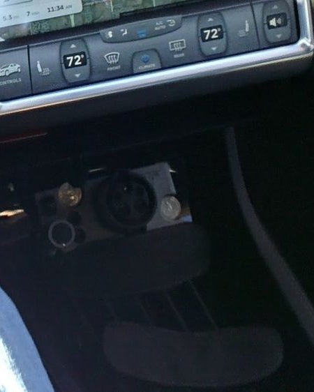Organizer voor de middenconsole van de Tesla Model S – nooit meer rommel