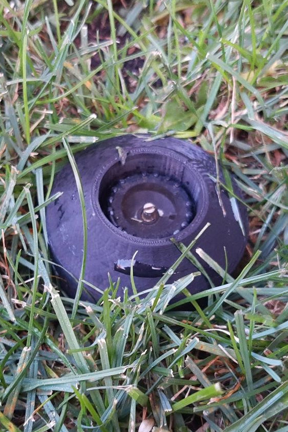 Gardena S80-beschermkap voor sproeier tegen robotmaaiers
