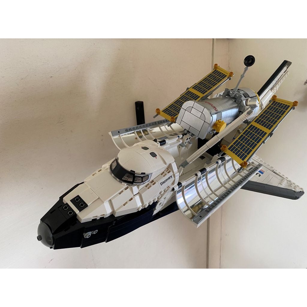 Wandhouder voor de LEGO-spaceshuttle Discovery 10283