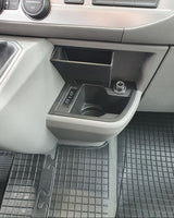 Telefoonplankje voor de VW T6.1 California – klaar voor USB-C