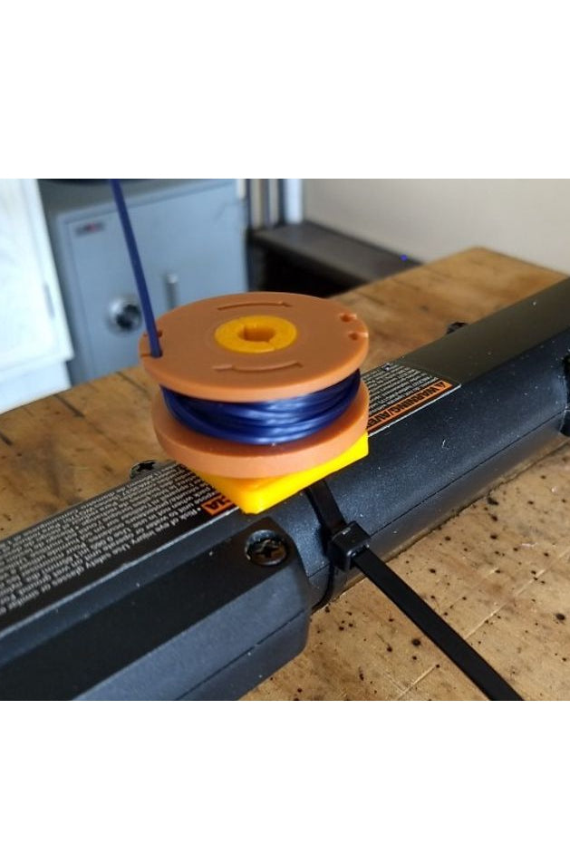 Houder voor reservespoel voor Worx grastrimmer – altijd paraat