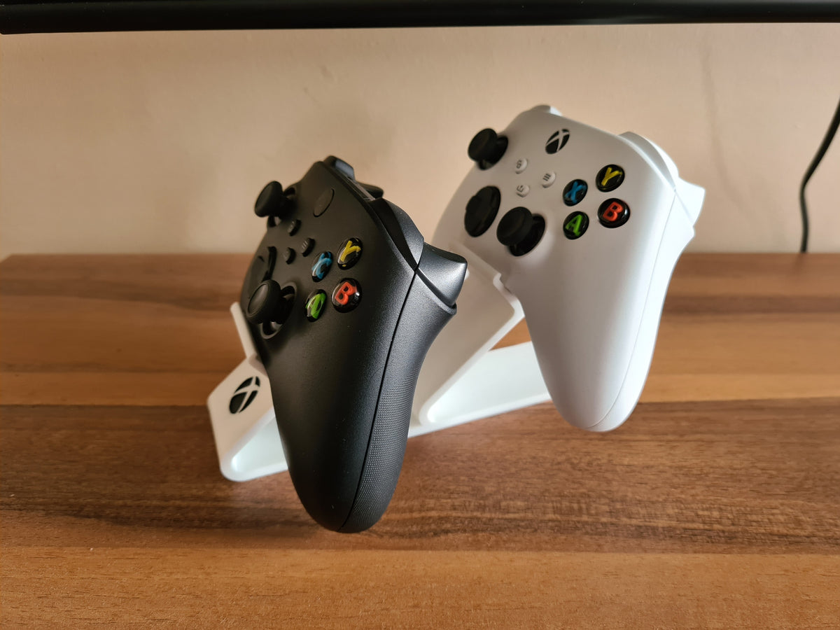 Dubbele standaard voor Xbox-controllers – houdt 2 controllers